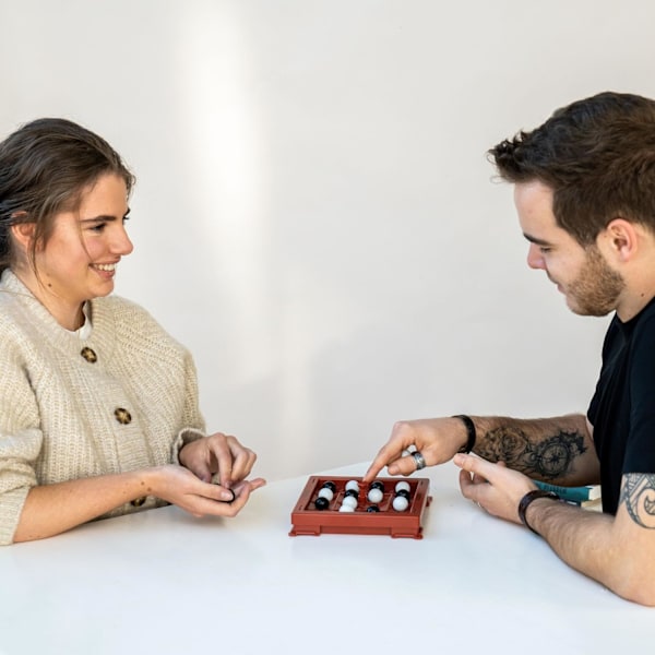 Brädspel - Strategispel för barn och vuxna, Spel för barn 7+, 2-spelarstrategibrädspel och felsökning för barn från Flexiq