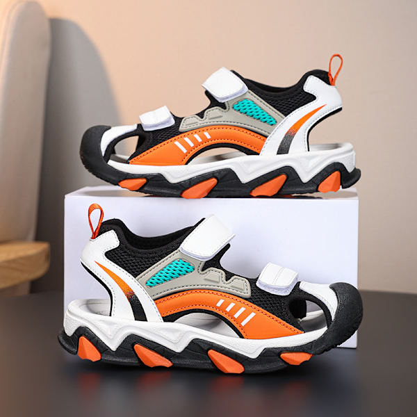 Trendiga bekväma sportsandaler för pojkar, andningsbara lätta halkfria sandaler för utomhusaktiviteter Black Orange 28/Inner length 17.7cm
