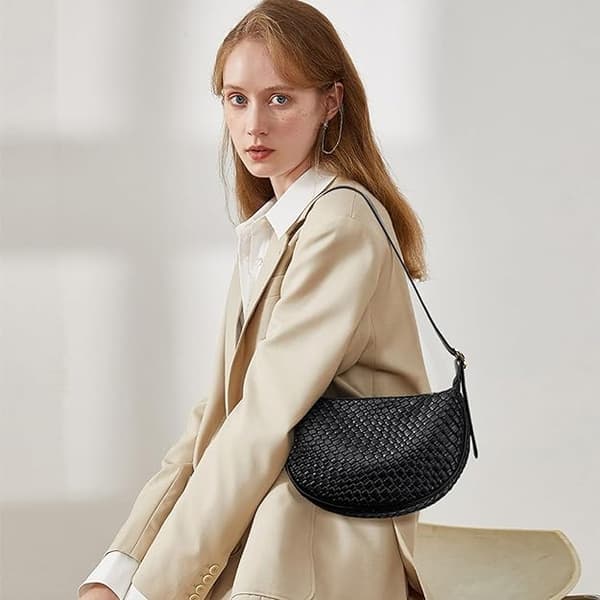 Damplånböcker, små crossbody-väskor, halvmåneformade axelväskor, hobo-väskor, handväskor med justerbara axelremmar