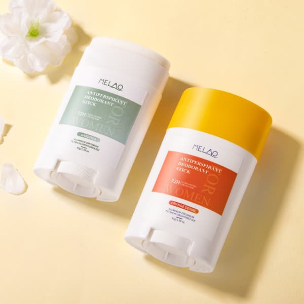 Blomsterduftende deodorantstift for underarmer, undertrykker lukt og gir langvarig duft.