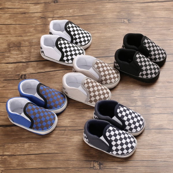 Avslappede og komfortable slip-on sneakers for babygutter, lette sklisikre sko for innendørs og utendørs, vår og høst White Inner length 13CM