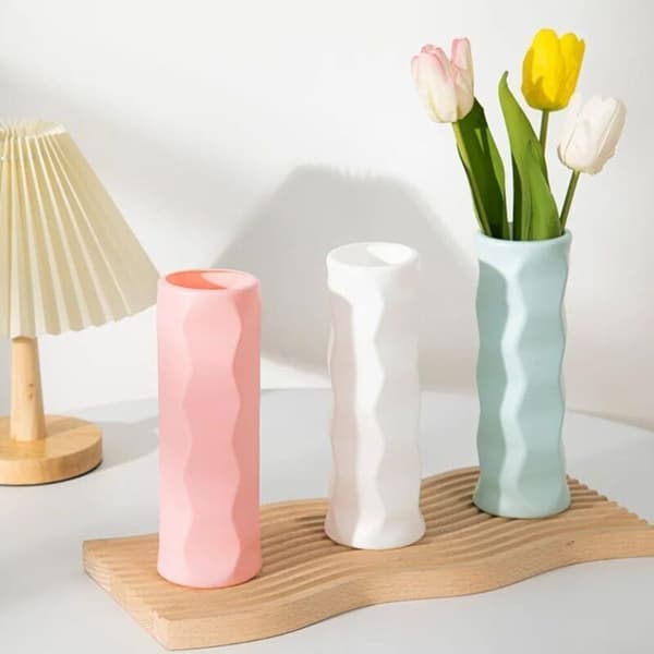 Okrossbar, fallsäker plastvas. Läckagesäker. Vågformad design (ljusgrön).