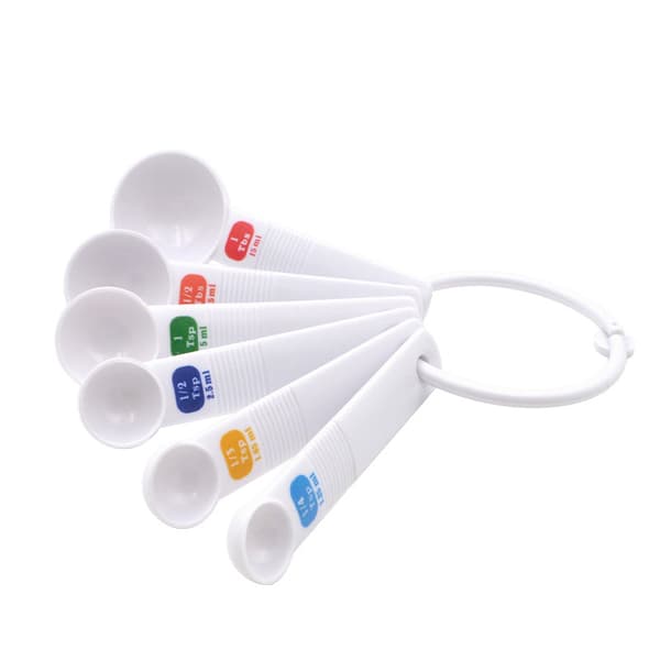 Måleskeer i plast, sæt med 6 skeer med 1/4 tsk/1,25 ml - 1/3 tsk/1,65 ml - 1/2 tsk/2,5 ml - 1 tsk/5 ml - 1/2 spsk/7,5 ml - 1 spsk/15 ml mål