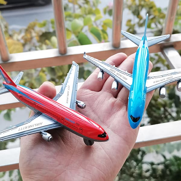 Original två A380 simulerade flygplansmodeller i legering, leksaker med pull-back-funktion för barn.