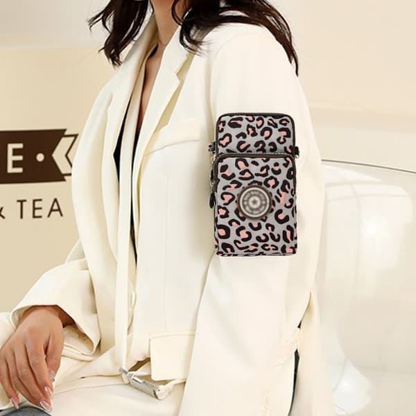 Crossbody telefonveske - Lys grå leopardmønster