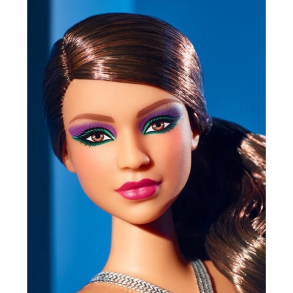 Barbie Signature Looks Posable Doll Brunette Hair Curvy Body Typ Multicolor
