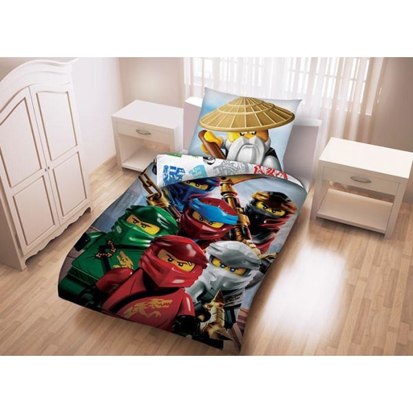 LEGO® Ninjago Pose Duvet Cover Sengesæt 140x200+70x90cm Multicolor