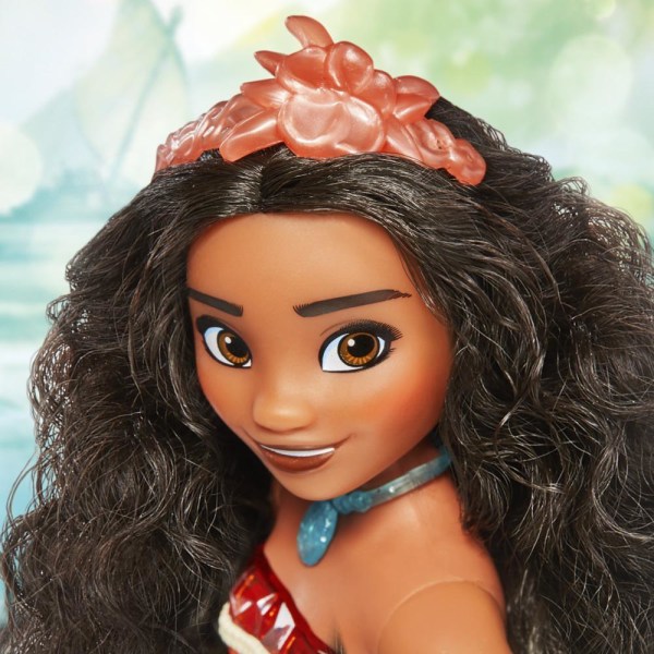 Disney Princess Vaiana/Moana of Oceania Royal Shimmer Fashion Do Multicolor