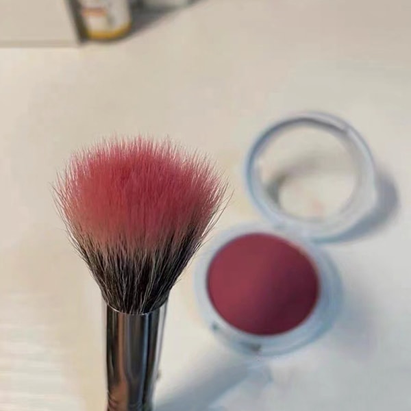 1kpl kosmeettinen sivellin Face Makeup Contour Foundation Powder poskipuna black A