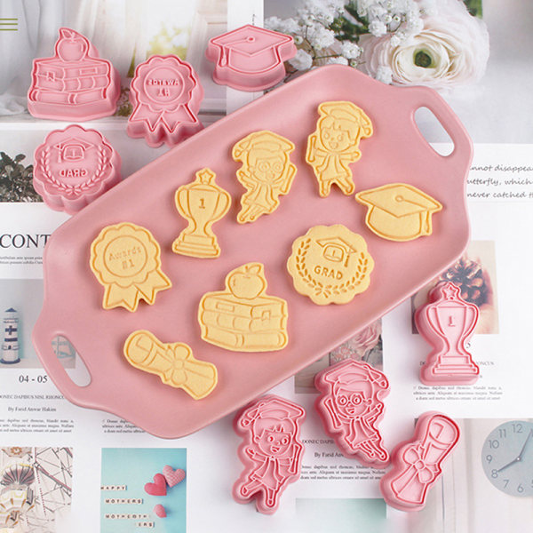 8 stk. Tillykke med eksamen Cookie ter Biscuit Form Press Plast Red one size