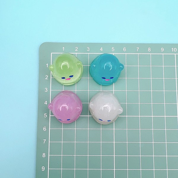 8 kpl Mini Luminous Resin Ghost -koristeita ja sarjakuva pieni haamu Random Color 8Pcs