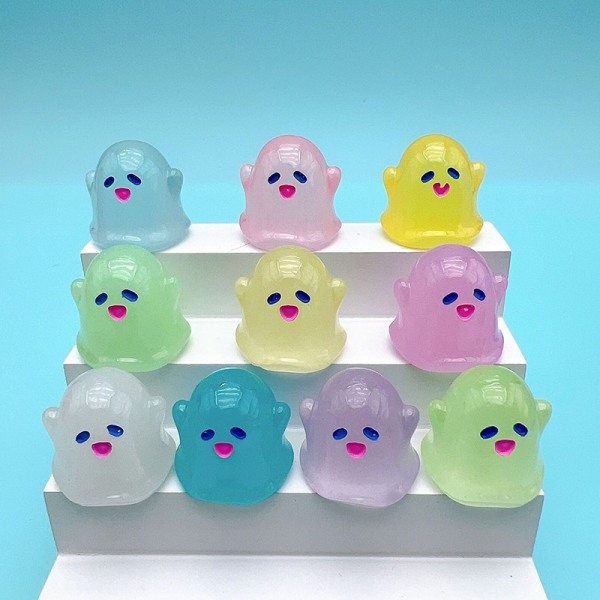 8 st Mini lysande harts spöke prydnadsföremål och tecknad liten spöke Random Color 8Pcs