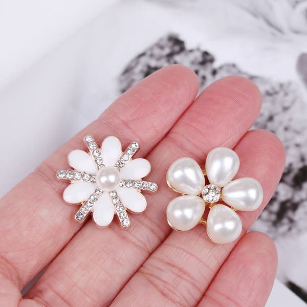 10 stk. perle-rhinestone-pyntknapper, flat bakside, dekorasjon F