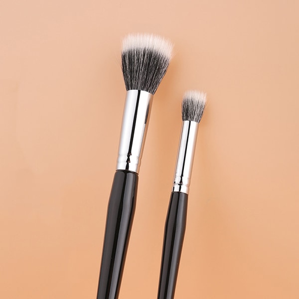 1kpl kosmeettinen sivellin Face Makeup Contour Foundation Powder poskipuna black B
