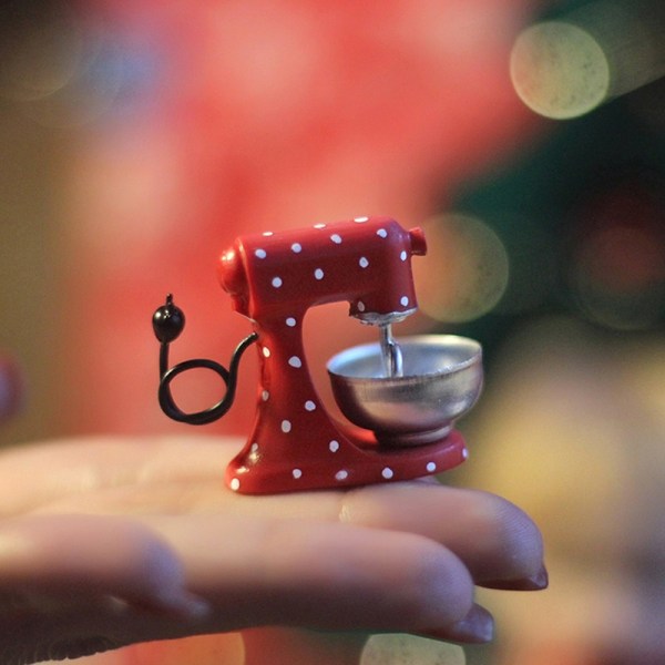 1:12 Blender miniatyyri punainen sekoituskone, malli Xmas Ornament Red one size