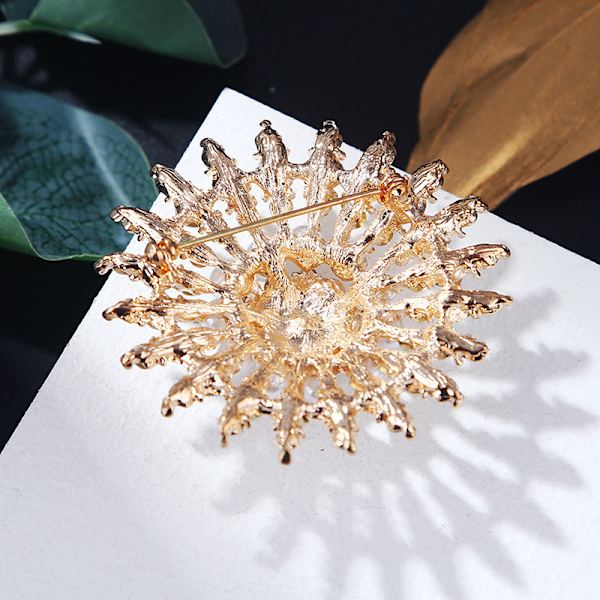 Rhinestone blomma broscher pärla klassiska brosch nålar kvinnor smycken One Size