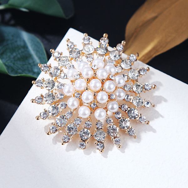 Rhinestone blomma broscher pärla klassiska brosch nålar kvinnor smycken One Size