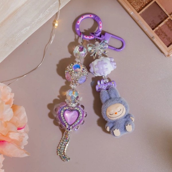 Labubu Vedhæng Anime Figur Nøglering Taske Mobiltelefon Gave Sød Partikel Model Dekoration Kawaii Par Gave Festival(FMY) F