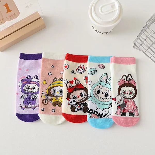 Labubu Nya Korta Strumpor för Pojkar Flickor Tecknade Söta Strumpor Mode Damstrumpa Höst Vinter Harajuku Kawaii Strumpor Barn Presenter(FMY) 1