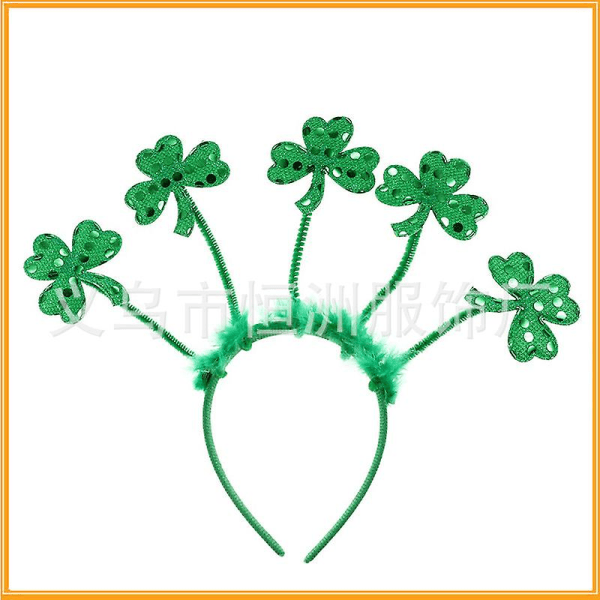 St. Patricks Day eurooppalaiset ja amerikkalaiset festivaaliparaatihahmot pukeutuivat Irlannin festivaalin pääpanta (5 Clover-pääpanta), wz-290 (FMY)