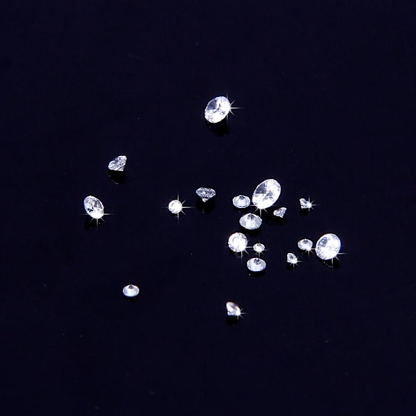 1000 stk 1,0-3 mm 5A Runde Maskin-kuttede Hvite Kubiske Zirkonia Steiner Løse Cz-steiner (FMY) 2.5mm