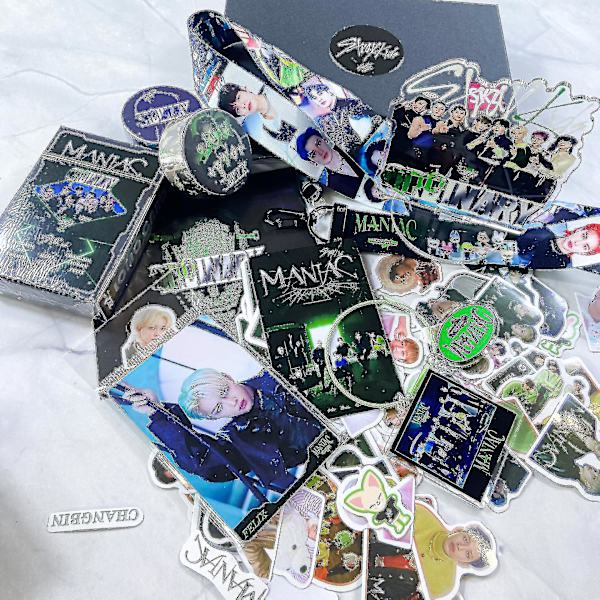 Stray Kids New Maxident Box Set Kpop-tuotteet, kuvat, kaulakoru ja avaimenperä Skz-faneille (FMY) C