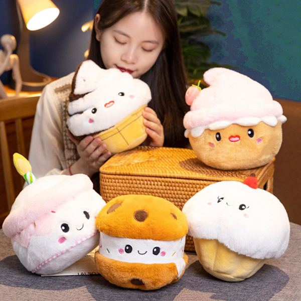 Piirretty syntymäpäiväkakku-pehmolelu Pehmeä täytetty nukke Tyyny Ihastuttava leipä Jälkiruoka Kakkunukke Plushies-koriste (FMY) C