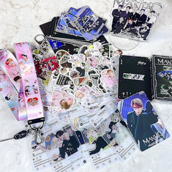 Stray Kids New Maxident Box Set Kpop-tuotteet, kuvat, kaulakoru ja avaimenperä Skz-faneille (FMY) B