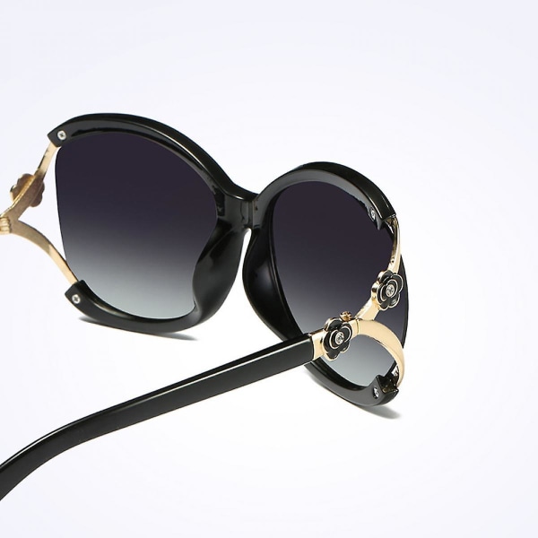 Overdimensjonerte metall UV-beskyttende kvadratiske solbriller for kvinner. Glamgaver for kvinner, 60 mm (FMY)