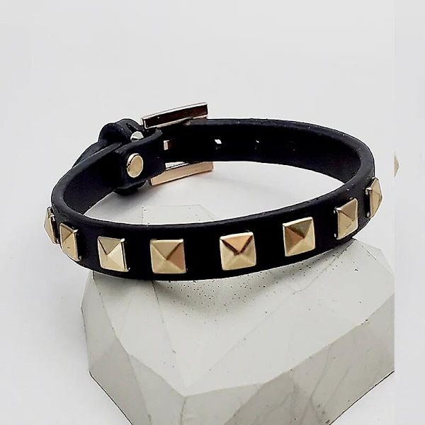 Armbånd Kvinder Mænd Kunstlæder Wrap Stud/nitter Mode Farve Charm Armbånd Guld Firkantede Nitter Punk Stil Armring (FMY) Red CHINA
