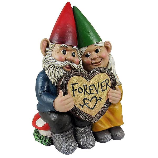 Forelsket dværgstatue med hjerteformet \"Forever\" træskive i harpiks til havepynt (FMY)