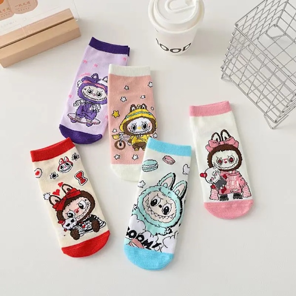 Labubu Nya Korta Strumpor för Pojkar Flickor Tecknade Söta Strumpor Mode Damstrumpa Höst Vinter Harajuku Kawaii Strumpor Barn Presenter(FMY) 2