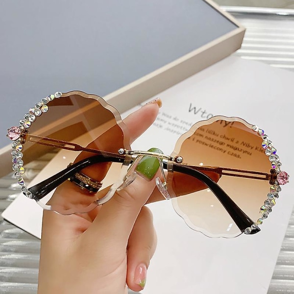 Wekity solbriller til kvinder Oversized rund blomsterform diamant krystal solbriller Indfattede diamantskærende linse solbriller (FMY)