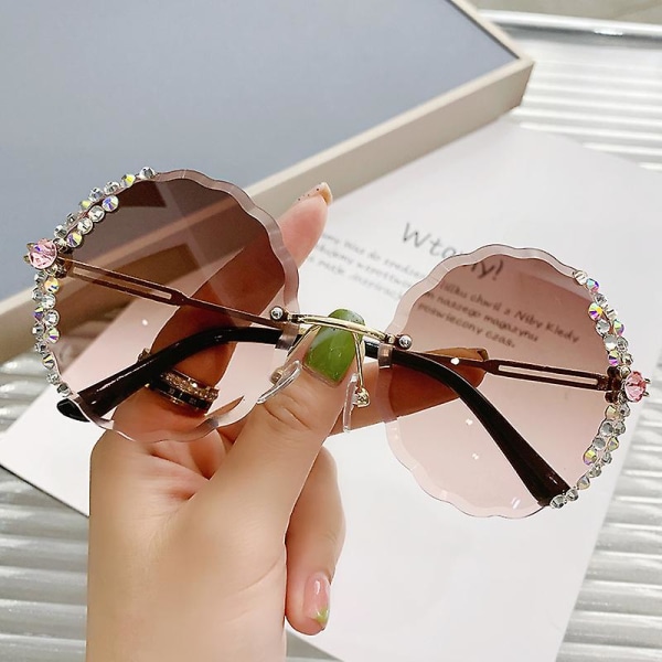 Wekity-aurinkolasit naisille Ylimitoitettu pyöreä kukkamuotoinen timanttikristalli aurinkolasit reunattomat timanttileikkauslinssiset aurinkolasit (FMY)