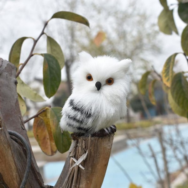 Muoviset keinotekoiset pöllökornamentit Miniatyyri pehmolelu Valkoinen musta karvainen pöllö Käsintehty lahja juhlahuoneen sisustukseen (FMY)