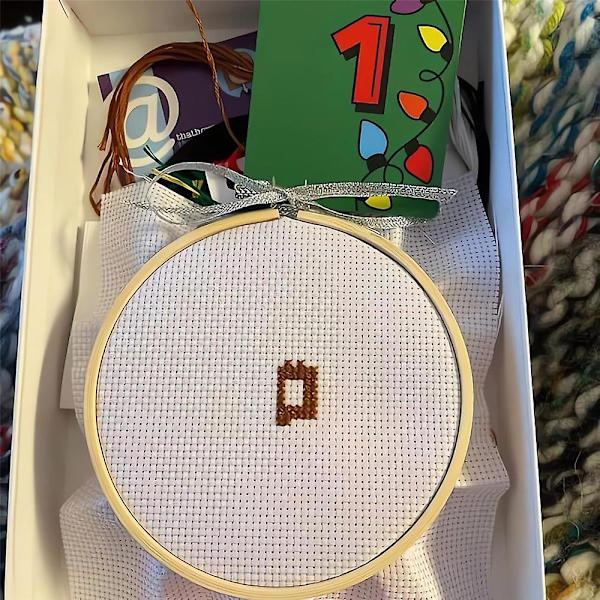 Julekrydssting Adventskalender 2023, Julegave 24 Dages Nedtælling Broderi Kit Kalender, Syning Adventskalender Gave Til Kvinder Piger Begyndere (FMY) Green