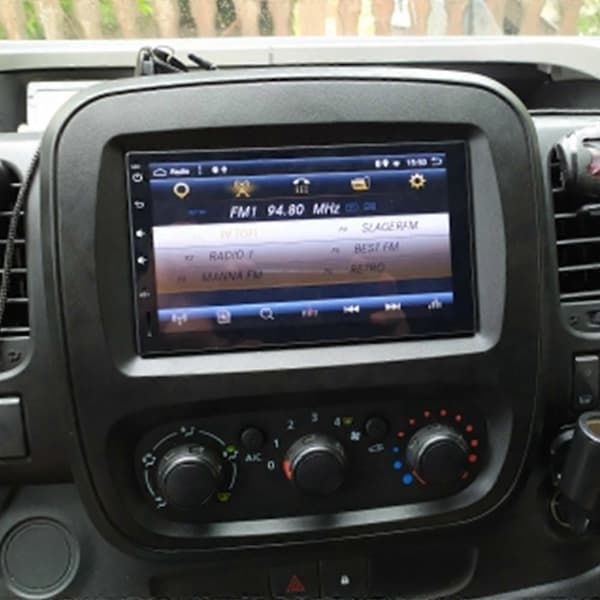 Dubbel Din Bilradio DVD Panelram för Renault Trafic Opel Vivaro 66 ABS