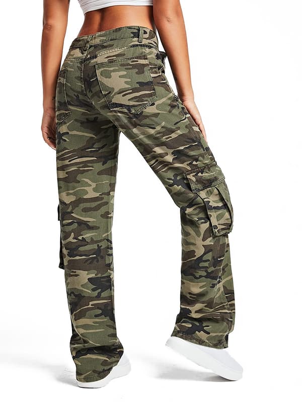 Camo-print cargo jeans til kvinder med brede ben S