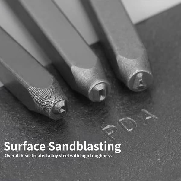 36 stansade bokstäver, 4 mm, stansade bokstäver A-Ö & siffror 0-9