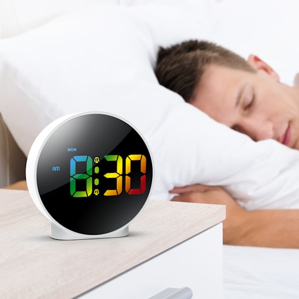 Digital Väckarklocka LED Bordsklocka Snooze Visningstid Nattlampa Skrivbords Rund Klocka USB Väckarklocka Heminredning Gåvor 3 Färger White