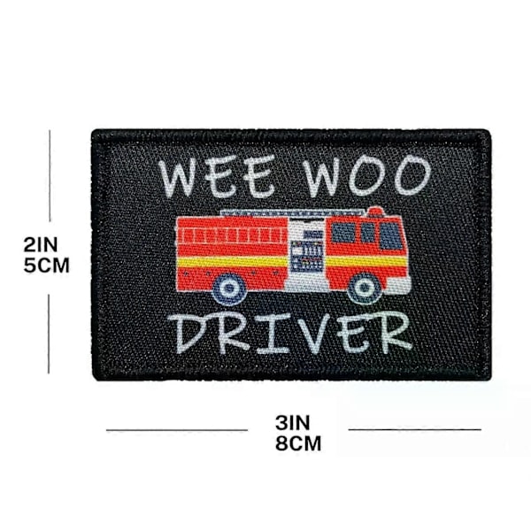 Wee Woo -kuskin merkki - Poliisiauto, ambulanssi EMT tai paloauto - Hauska 2\"x3\" irrotettava merkki tarranauhakiinnityksellä ambulance EMT