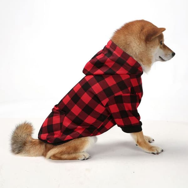 Hættebeklædning til hunde, klassisk rød/sort design, varme og stil til store hunde