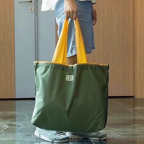 Suuri ostoskassi yksivärisellä kiristysnyörillä, koko 53*44 Pistacho