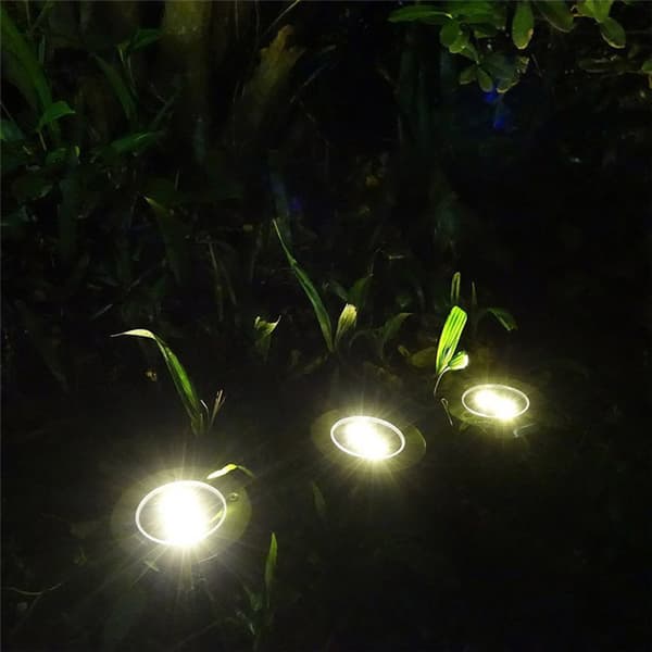 LED-havebelysning på solcelle med 8 LED'er og IP65-klasse