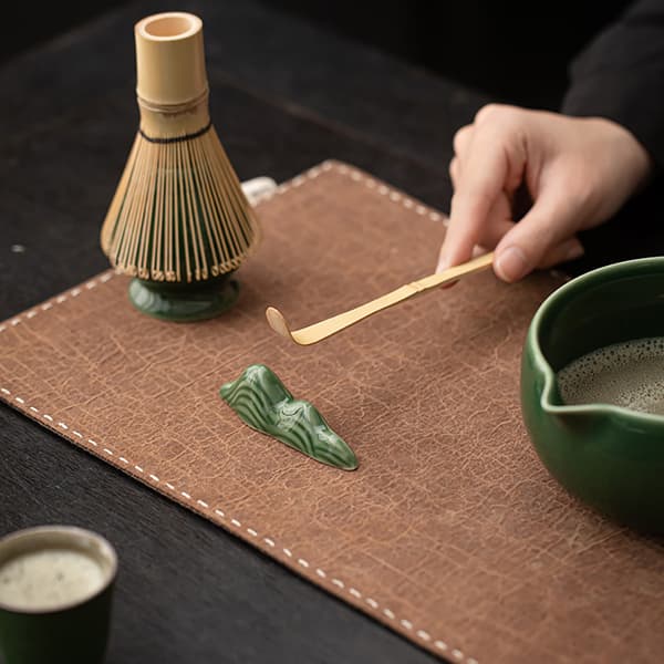 Matcha-teesetti / matcha-setti / matcha-setti, jossa on vispilä