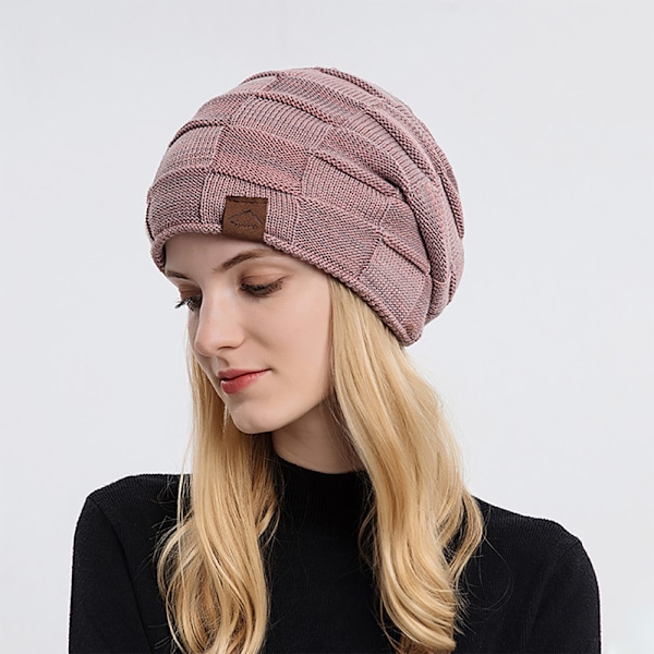 Stickad beanie i polyester – rosa