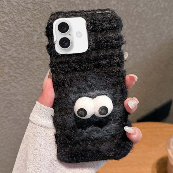 Fluffy Backshell til iPhone 16 Plus - Googly Eyes / Sort