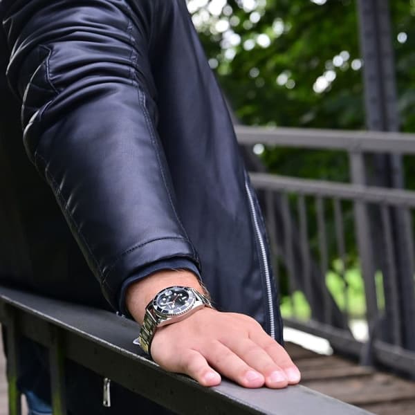 Alain Miller Herreur 39 mm med sort urskive og stållænke – Sølv