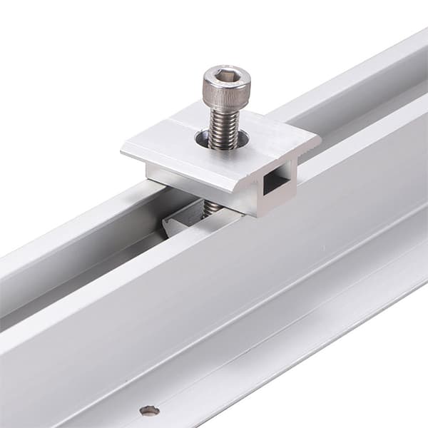 Trapetsfästen i aluminium – 30 mm mellanklämmor för solpanel