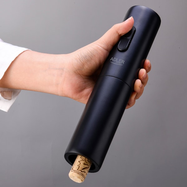 Elektrisk vinåbner med automatisk funktion og folieskærer